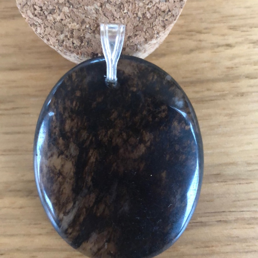 Miss Agate brown pendant